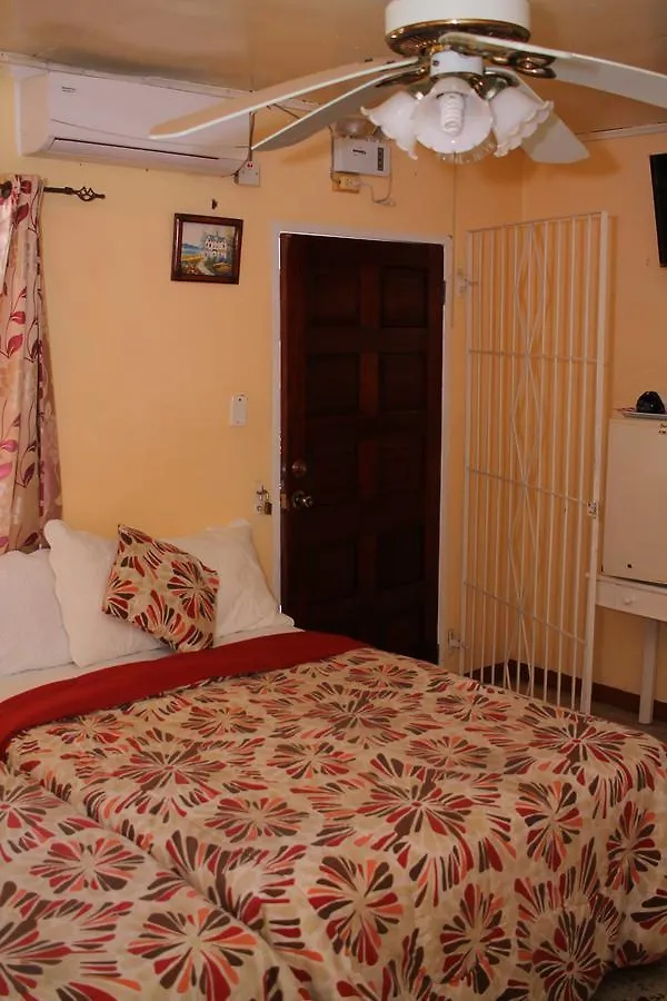 Hunters Rest Villa Tower Isle Lodge